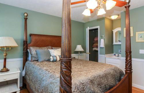 House #10 Paradise Found (pet friendly) private pier - Photo 7