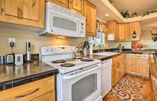 20 Mi to Taos Ski Valley Secluded Mtn-View Cabin! - Foto 7