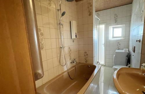 Fully equipped Apartment with Balcony in Duisburg - Photo 16