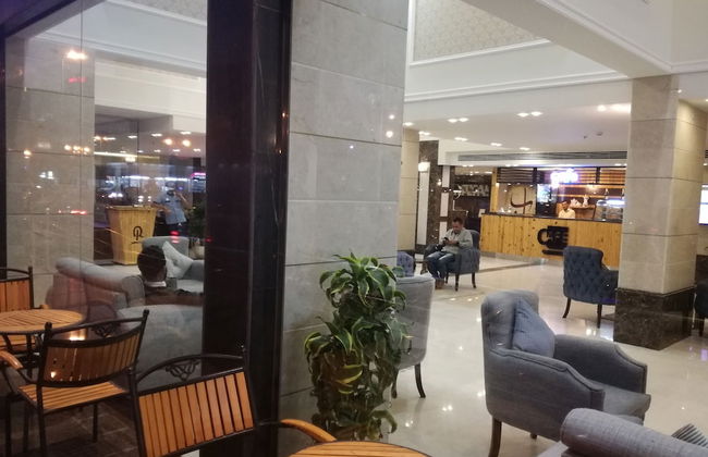 Remaz Hotel & Suite - Photo 17