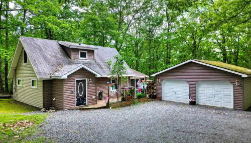 1mi to Lake Wallenpaupack | Firepit | Pet Friendly - Foto 5, Garden view