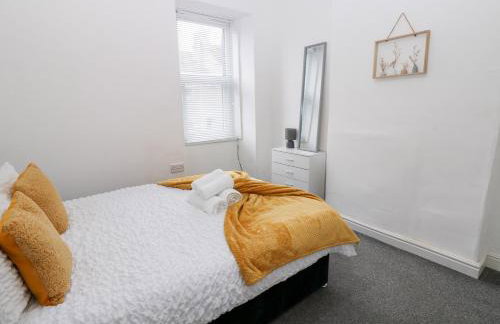 Holly House - Photo 15