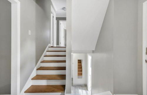 The Retro Pad - Large Yard and Foosball Table - Photo 35