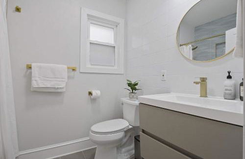 Elegant 2BR-2BA Spacious Escape with Rooftop Near NYC - Foto 20