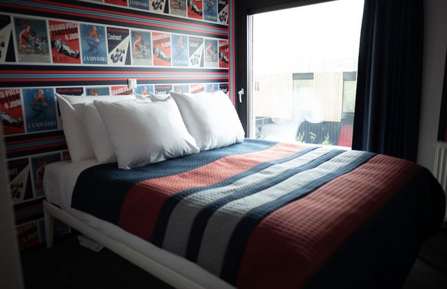 Modern, Trendy F1 Theme Lodge, Near the Sea - Foto 4