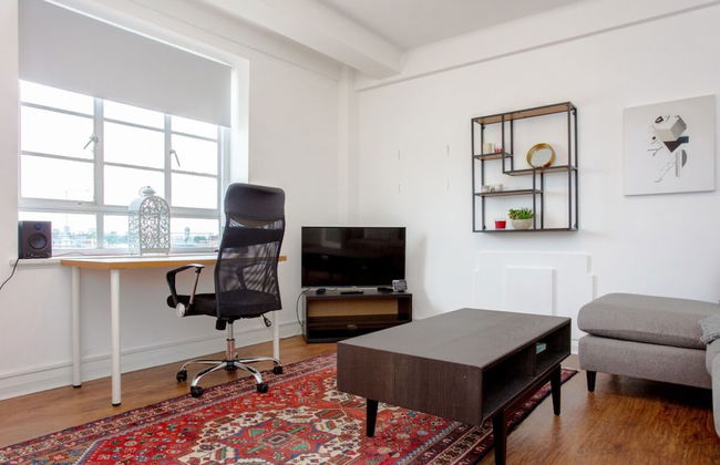 Contemporary 2 Bedroom Flat in Bayswater - Photo 21