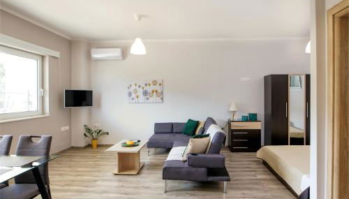 Stellina's new studio 5min from beach - Foto 1