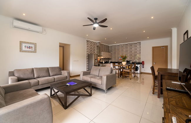 Royale Suites by Arc Royale Luxury Apts - Photo 3