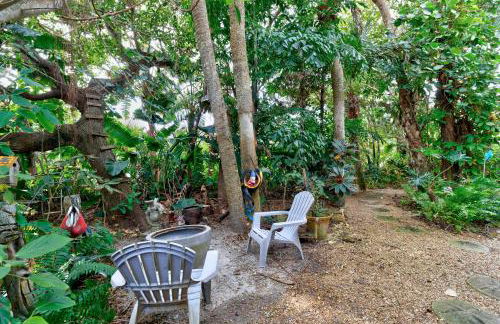 Beach Paradise Getaway - 200ft from Beach! - Foto 65