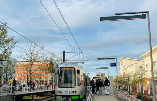 Ganzes Haus nahe Messe und nur 15 Min Zentrum-Hannover - including parking - WLAN - komplett ausgestattet - 3 Schlafräume - Whole Guest House near Fair - and only 15 Min Centre of Hannover - 3 bed rooms - highWLAN - with working places - garden - Foto 4