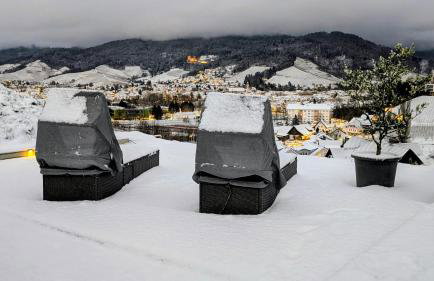 Corner 28 - Photo 39