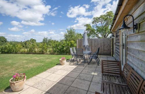 Beautiful Barn Stunning Views Parking & Garden - Photo 14