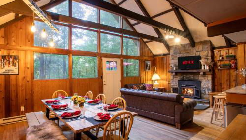 Gorgeous Chalet in the Poconos w/ Hot Tub! - Foto 5