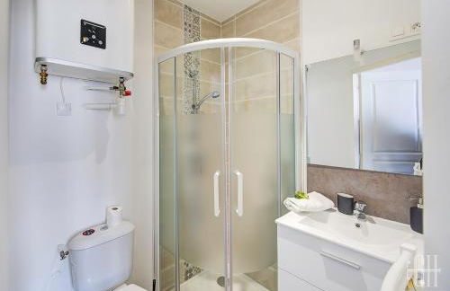 Studio - Plein Coeur du Centre Ville - Wifi - Photo 3