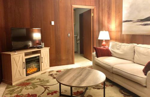 The Redwood Guesthouse at the Floras Lake Getaway - Foto 14