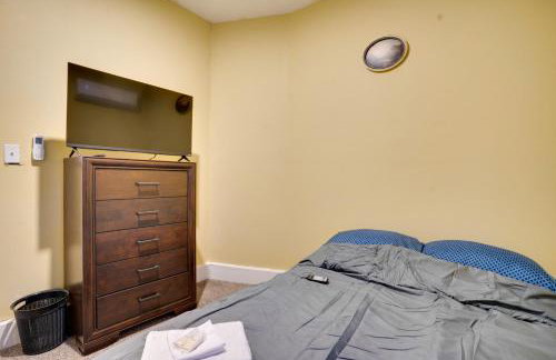 Easy City Commuting! Walkable Newark Duplex - Photo 19