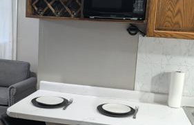 Private, Spacious & Comfy 1 bedroom Entire Suite With Separate Entry & Free Parking - Foto 4