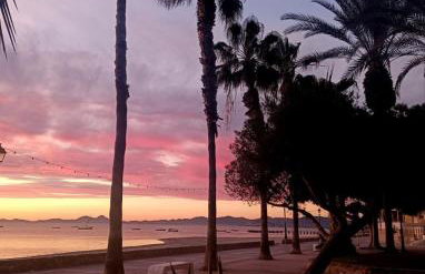 Modern Art Apartment 50m to the Beach - Foto 11