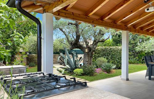 Villa Liberta - Private Family Villa with Pool & Garden - Photo 6