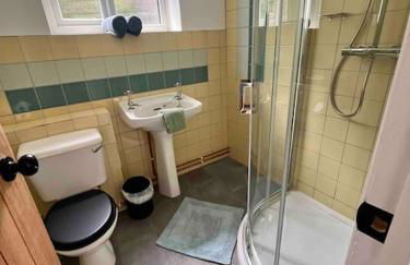 Spacious Semi-detached Southsea House, Free Parking On Drive - Photo 17