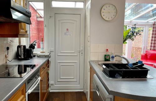 Somers 4 bed House off road parking pet friendly - Foto 23