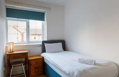 5 Bed Townhouse with Garden & Parking by BrumStay UK - Foto 17