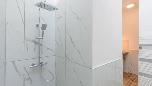 Merry Bail Centre ville Wifi - Foto 2, Shower