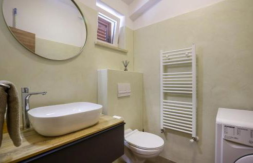 Beautiful Home In Kunj With Wifi - Photo 50