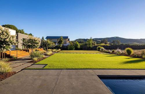 Year-Round Heated Pool - Hot Tub - Fire Pit - Lawn - Foto 15