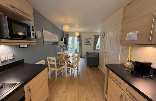 Seaside Cottage, The Bay, 2 bedrooms, patio, parking nearby, 2 dogs welcome - Foto 4