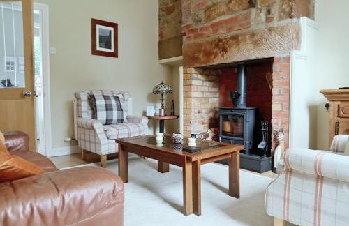 Birchwood Cottage - In the Heart of Wooler - Photo 2