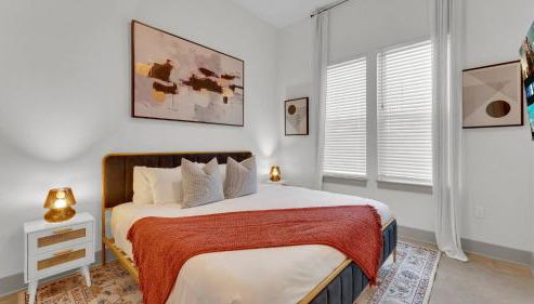 1B1B LUX 1st Flr Apt-2min to TCU+King Bed+Pool+Gym - Foto 2, Other