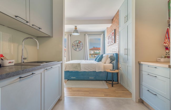 Luxurious Suites Elegance - Photo 24