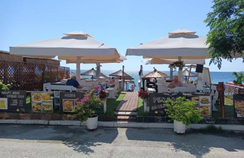 FREDDY'S PLACE - Photo 12