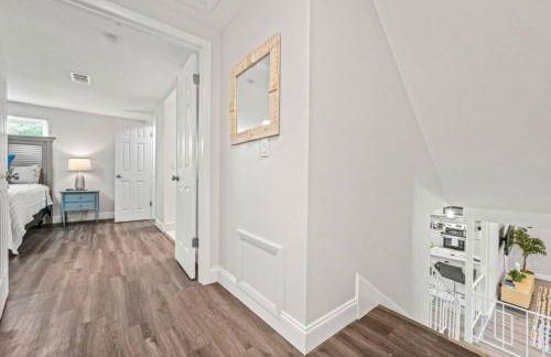 Oversized 4bed + Converted Bedroom, HEATED Pool + Hot Tub - Photo 41