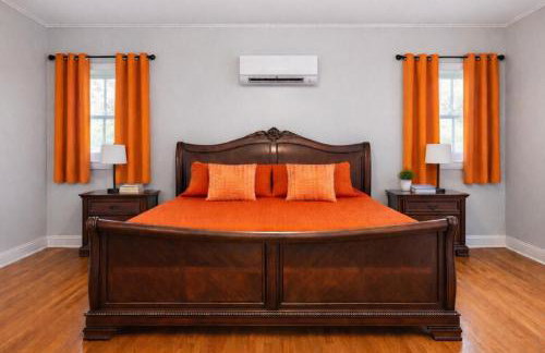 Backyard Oasis - 5BR - Hot Tub - 2 Fire Pits - Game Room - Photo 11