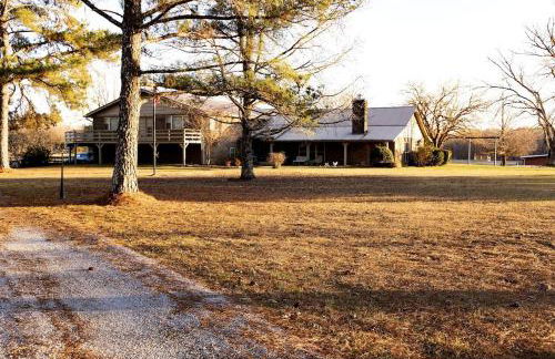 Kid and Pet-Friendly Lake Glamping in Tupelo, Mississippi - Foto 1