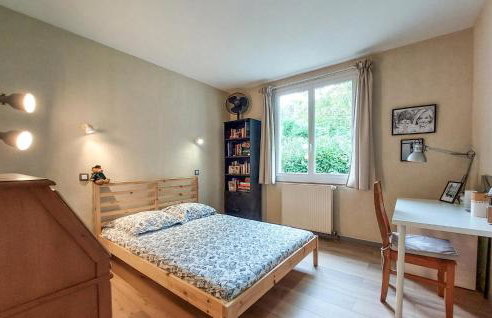 3 Bedroom Gorgeous Apartment In Confolens - Foto 9