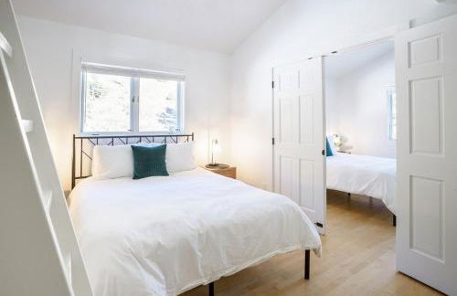 Boulder Luxury Getaway 7 acres River & Pond - Photo 2