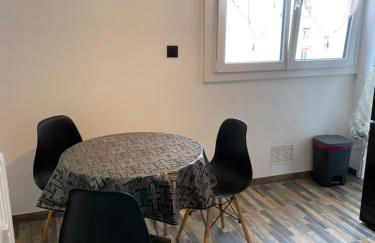 Superbe Chambre parentale avec salle de bains privée et WC privés, wifi, cuisine - Foto 11