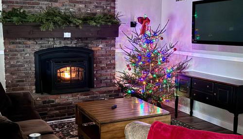 Renovated farmhouse on snowmobile trail with firepit & mountain views 10 min from Bretton Woods - Foto 4