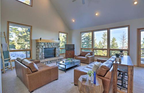 Spacious Evergreen Home with Picturesque Views - Foto 1