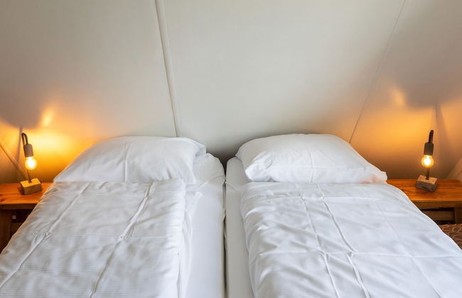 Carefully Furnished House with Bath near Mookerplas - Photo 3