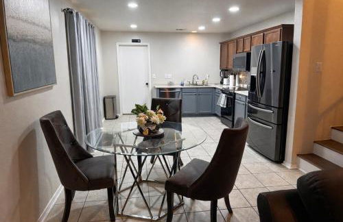 Peaceful Family Retreat Near AT&T Stadium, Texas Rangers, Six Flags, Epic Waters Indoor Waterpark, DFW Airport & More! - Foto 24