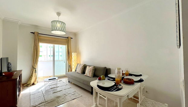 Quarteira Central Beach by Homing - Foto 4, Servicio de comidas en la habitación