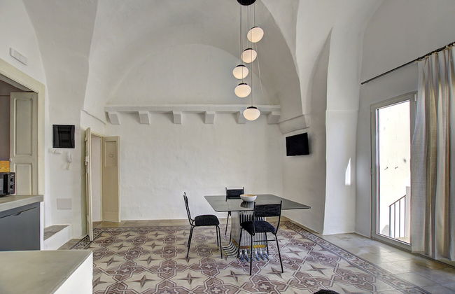 Lovely 70s Style Patio and Terrace - Photo 17