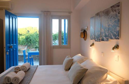 Helen's Minimal Studios & Apartments - Photo 23