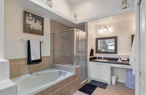 Wonderful Weston Hills Villa SE Facing Pool - Foto 18