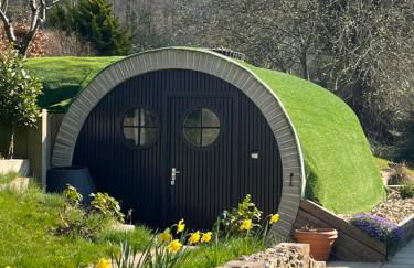 Five Cottages in AONB and an Obbit House! - Foto 1