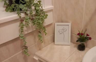 Springfield Apartment - Train to Glasgow or Edinburgh - Private Parking & Wifi - Photo 26